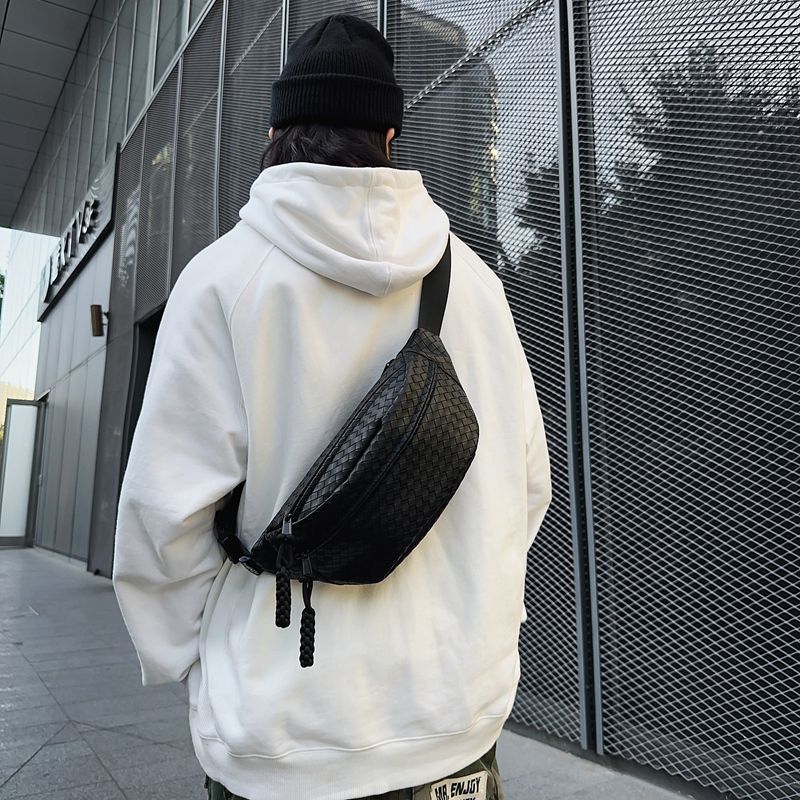 Men's trendy crossbody bag