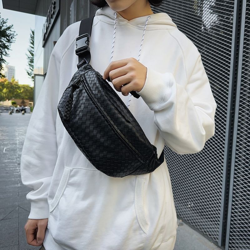 Men's trendy crossbody bag