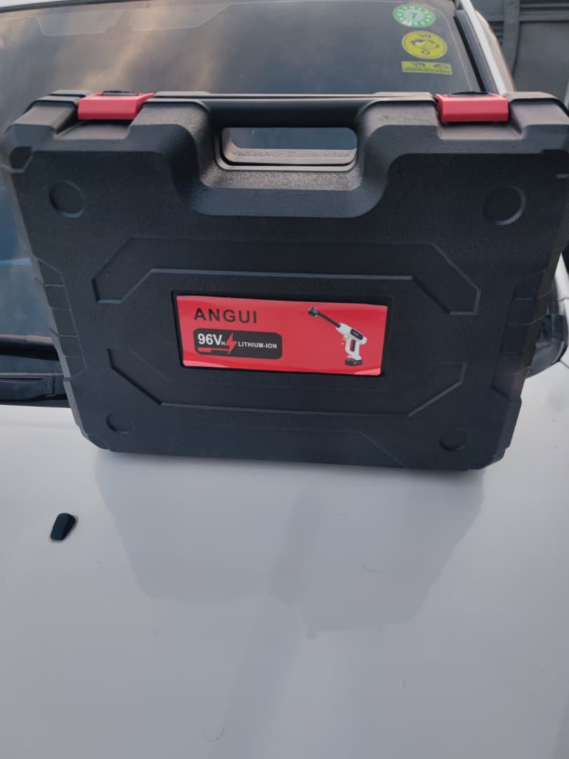 Cordless High-Pressure Washer Kit